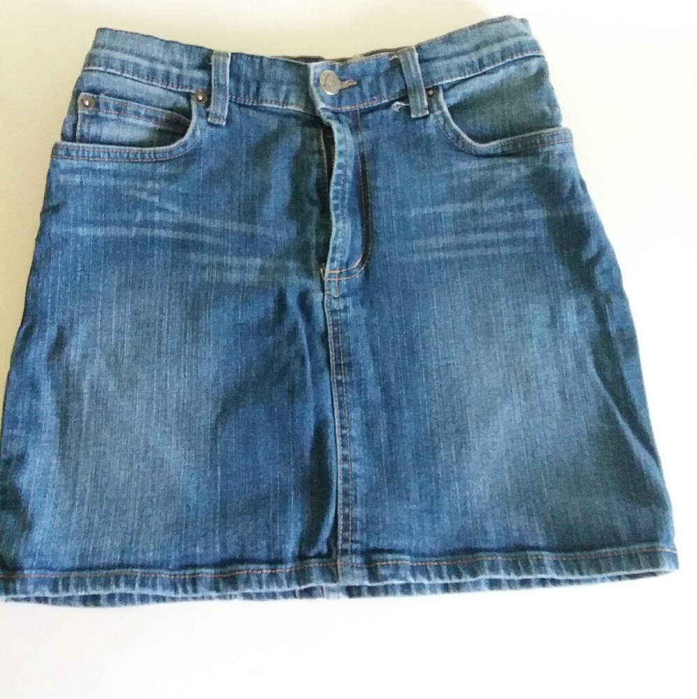 Reference girls skirt blue, size small.